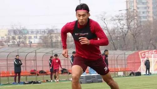 飞龙造型汲取汉代龙的造型特点，风格简约，飘逸灵 2024中国电影大数据荣誉之夜融媒体直播精彩看点 2024-04-10 2024中国电影大数据荣誉之夜融媒体直播看点提前揭秘！