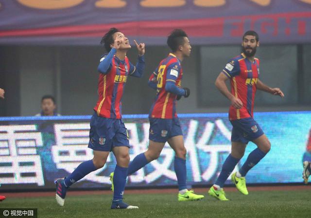 ” 《风之城》威尼斯举行发布会 已获地平线单元提名 2023-08-31 威尼斯时间8月31日，第80届威尼斯电影节地平线单元提名影片《风之城》发布会举行。