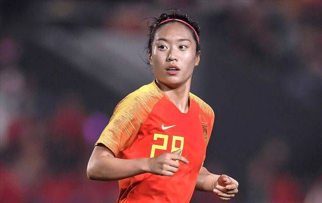 除了影院，澳洲还宣布关闭酒吧、赌场、室内体育馆和礼拜场所等公共场所，餐厅只允许提供外卖服务。