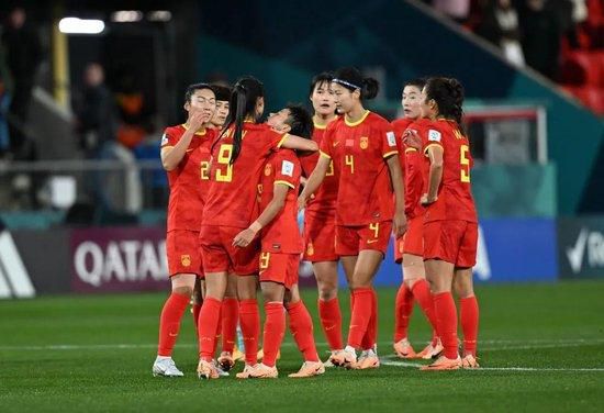 网曝马伊琍高伟光等深夜聚餐 喝酒热聊吃相豪迈 2019-05-14 5月14日，有媒体曝出马伊琍和高伟光等在剧组聚餐的画面。