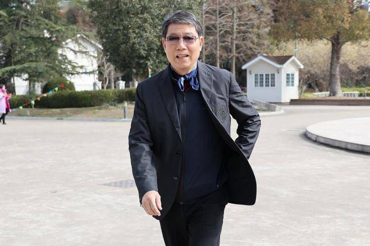 导演万波、制片人黄钧妍，主演王铮、陈雨浓，执行导演王凯旋亮相映后见面会，分享《潮》的幕后故事，与观众进行深入交流。