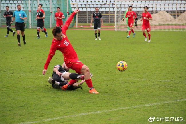 《一点就到家》日票房收589万，累计票房2.44亿，稳居榜单第三位。