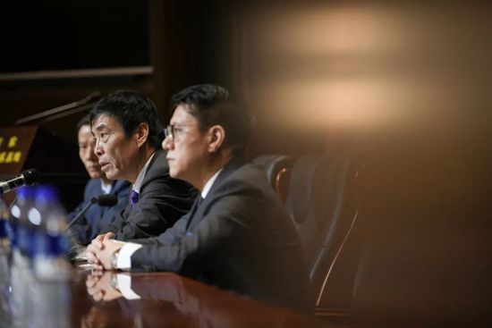 2025-11-13 《刺杀小说家2》哈尔滨路演 主创解析角色设定2025-10-09 《刺杀小说家2》相爱相杀特辑 主创分享片场羁绊2025-10-06 《刺杀小说家2》曝后告片 主创南昌路演畅聊角色2025-10-05 《刺杀小说家2》路演 邓超解析赤发鬼角色内心2025-10-04 《刺杀小说家2》发布推广曲 邓超董子健路演整活2025-10-03 热门新闻 食物和爱都不可辜负！