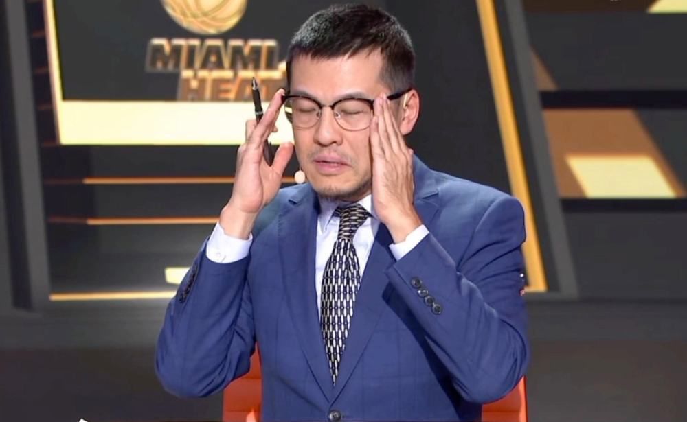 当天，一身休闲装的埃夫隆在现场表示：... 《歌舞青春3》DVD、BD上市 用热舞向青春告别 2009-06-19 《歌舞青春3》 风靡全球的迪士尼歌舞青春系列现已登陆中国了！