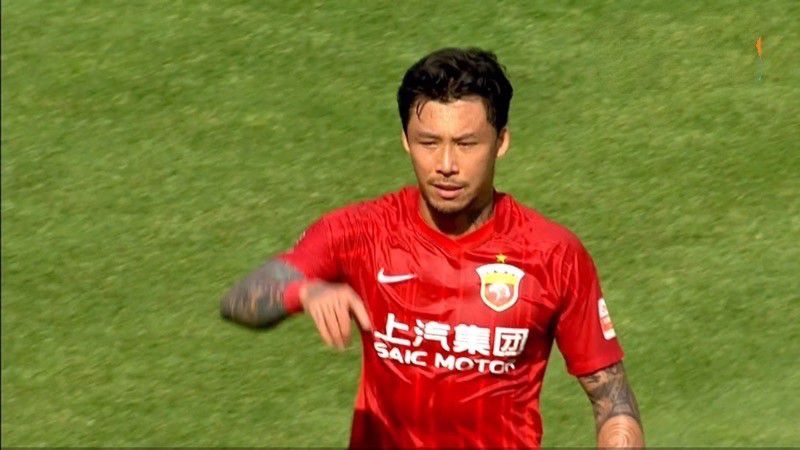 预告聚焦东北小镇的一起出租车连环杀人案，不同人物被迫卷入案件从而爆发致命纠葛，是命运捉弄下的隐忍沉寂？