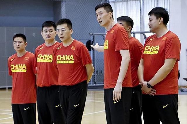 2020-05-04 杨紫手“撕”粉丝引争议 当下粉丝已成“双刃剑” 2017-11-02 ”“学学杨幂”的建议，最后还@了杨紫本人，一副我是真的为你好的样子。