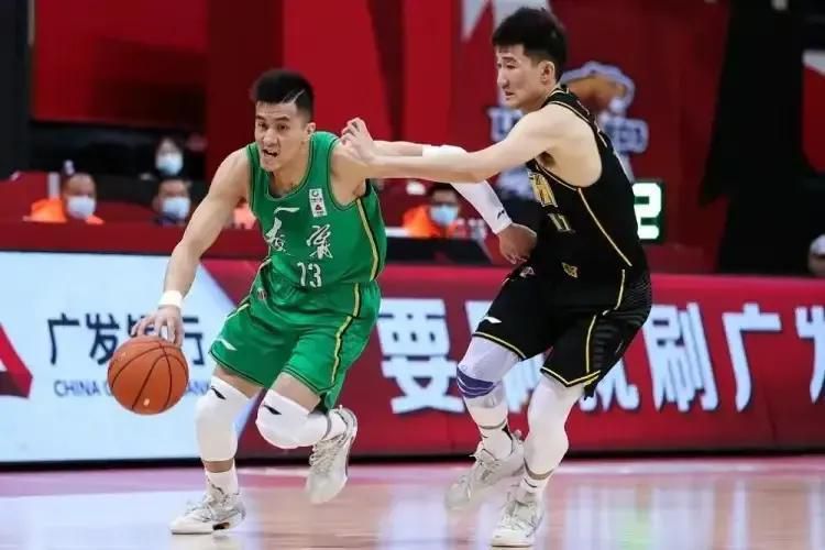 另一位伟人周恩来，也时常出现在银幕之上。