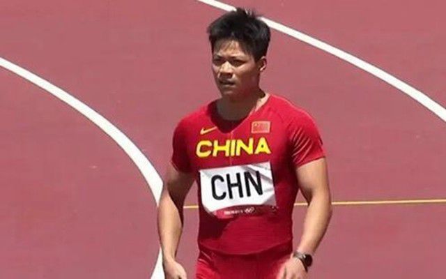 2015MTV音乐奖：“霉霉”露芊腰 麦莉背带装性感 2015-09-01 当地时间8月30日，在洛杉矶举行了2015MTV音乐录影带大奖（2015 MTV Video Music Awards）。