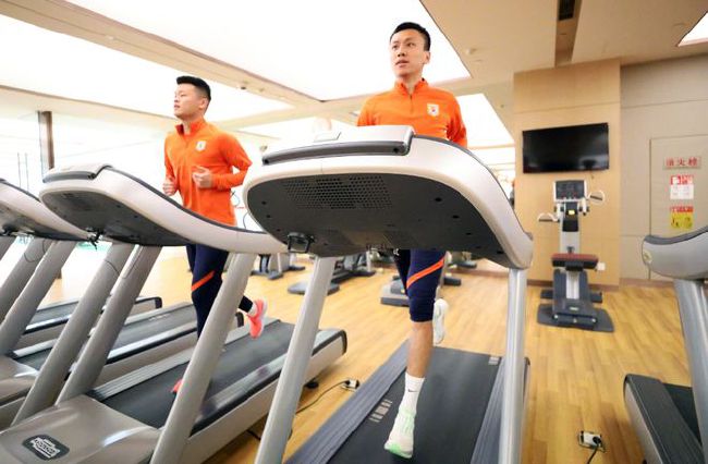 CCTV6 VIP影院 全部 电影 电视剧 影人 视频 图片 新闻 更新时间 所有 1小时内 今日内 1周内 1个月内 从资讯频道搜索 结果 188788 条 《上甘岭》举行座谈会 黄轩王雷等分享表演感受 2024-11-20 11月18日，电视剧《上甘岭》创作座谈会在北京举行。