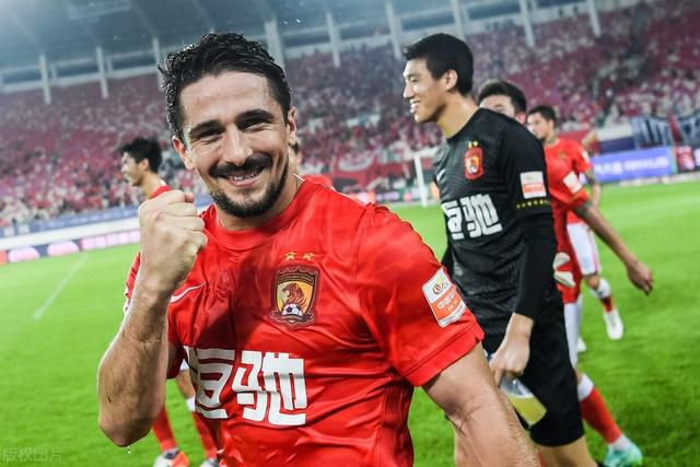 七夕单日票房破1.9亿 甄子丹个人电影票房达90亿 2021-08-15 、1687万的成绩位列前三甲，本周新开画的电影《测谎人》和《兔子暴力》分列第四和第五位。