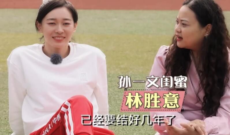 Rain主演《飞翔》更名 首尔空战引发影迷期待 2012-05-22 据韩国媒体报道，郑智薰（艺名：Rain）入伍前主演的电影《飞翔：向着太阳》日前将片名更改为《R2B：极速返航》（《R2B Return to Base》），并确定将于今年8月上映。