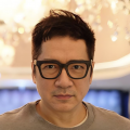原班人马到齐后，剧组首先面临的一个巨大挑战就是：作为主演的李连杰因参加武术比赛致膝盖重伤，难以完成高强度的打戏。