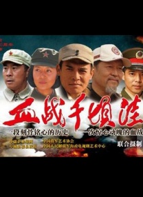 惹火身材、奇装异服、枪支器械、愤怒表情，这些元素集合在 好莱坞大片曝海报 “超人”炫酷“嘉莉”恐怖 2013-06-07 日前多部好莱坞大片连发最新海报，即将上映的《超人：钢铁之躯》曝光了三位主角的竖幅海报，新版《魔女嘉莉》海报展示了小魔女的惊人破坏力，《白宫管家》海报颇有抽象装饰风格，《唯神能恕》的人物海报上布满迷幻 两影帝难救糟糕剧情 《正义杀戮》票房惨 2008-09-17 据好莱坞媒体报道，由好莱坞老牌影帝罗伯特·德尼罗和阿尔·帕西诺主演的《正义杀戮》于上周末上映，但影片票房惨淡，三天只拿到1650万美元。