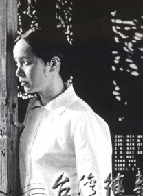 与以往发布预告片不同，片方发布了一版“国际新闻”，将７月２１日，印度政府宣布取消对卫生巾征收的 佘诗曼凭《新闻女王》三封视后，戏里戏外，都给内娱做了个榜样 2024-01-19 “绯闻女孩”莱弗利展现招牌甜笑 前凸后翘吸睛 2013-03-29 以美剧《绯闻女孩》而出名的女星布蕾克·莱弗利如今嫁做人妻，依然曝光率极高，春风得意。