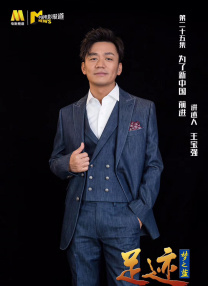 薛凯琪与女伴热舞high翻全场 吴雨霏短裤秀美腿 2013-05-22 薛凯琪、吴雨霏，王菀之及林二汶近日在香港举办拉阔音乐会。